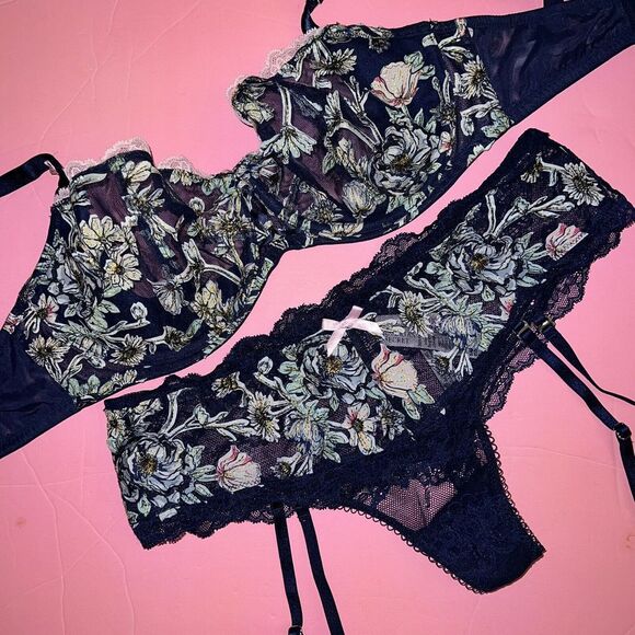 Victoria's Secret unlined 32C,32DDD BRA SET garter thong NAVY BLUE pink applique - Picture 2 of 8